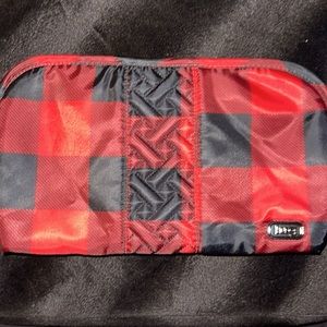 NWOT FLASH cosmetic holder in BUFFALO CHECK RED🖤❤️🖤❤️